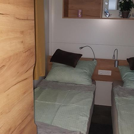 Mobile Home Pearl Of Murter Jezera Eksteriør bilde