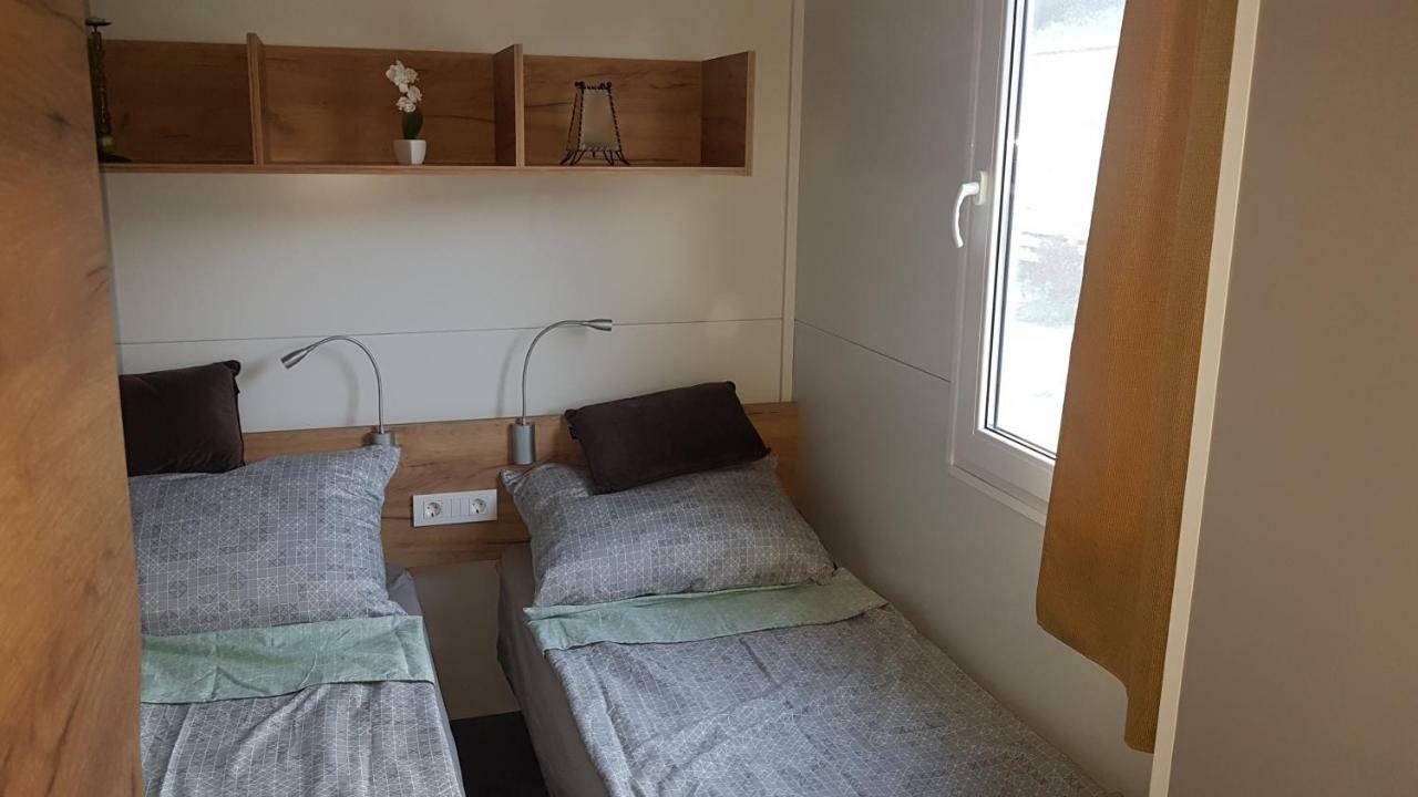 Mobile Home Pearl Of Murter Jezera Eksteriør bilde